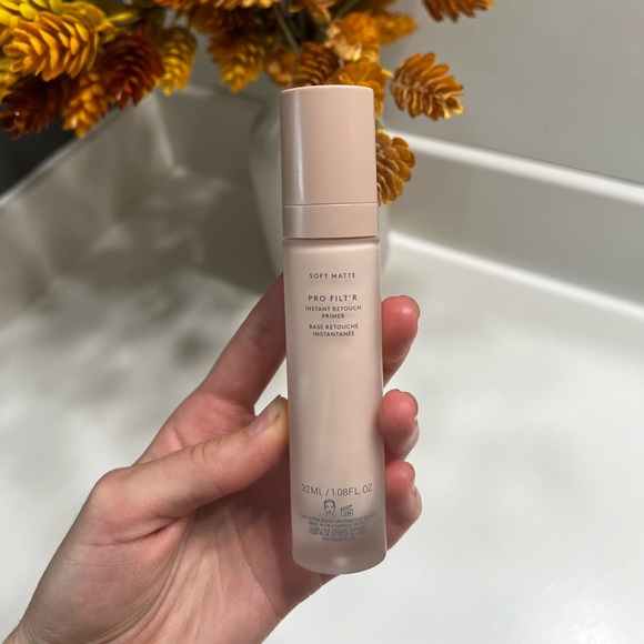 Fenty Beauty PRO FILT'R INSTANT RETOUCH PRIMER - Picture 3 of 8